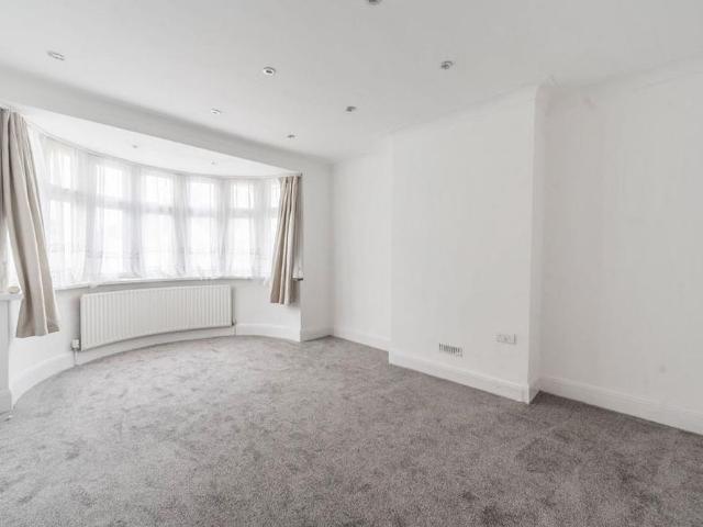 4 bedroom semi detached house to rent