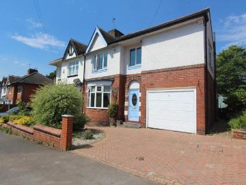 4 bedroom semi detached house to rent