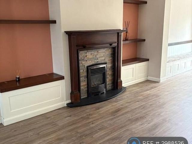 4 bedroom semi detached house to rent