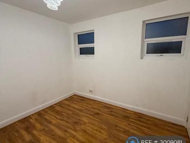 4 bedroom semi detached house to rent