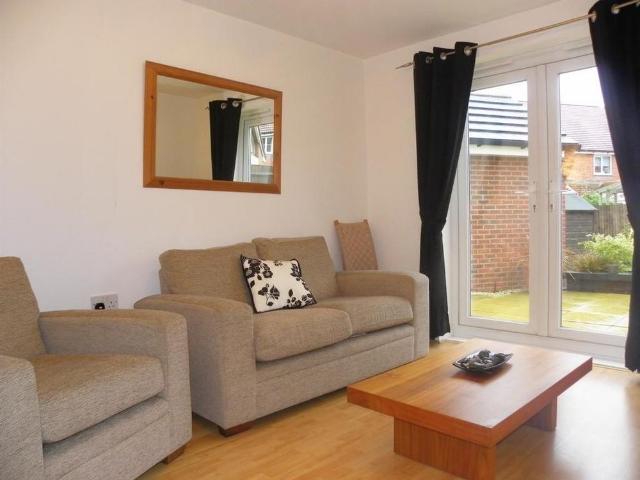4 bedroom semi detached house to rent
