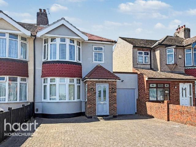 4 bedroom semi detached house to rent
