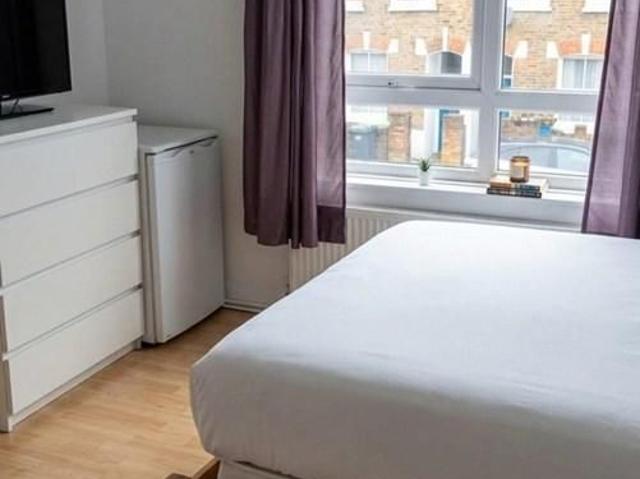 4 bedroom semi detached house to rent