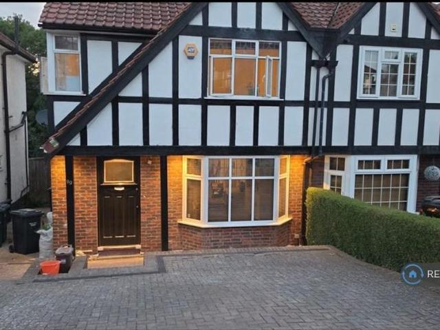 4 bedroom semi detached house to rent
