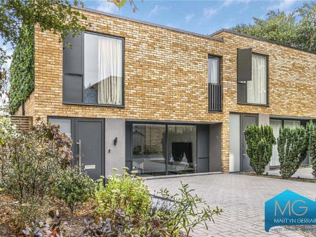 4 bedroom semi detached house to rent