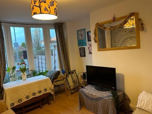 4 bedroom semi detached house to rent