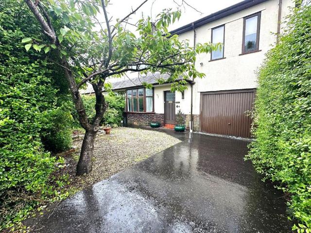 4 bedroom semi detached house to rent