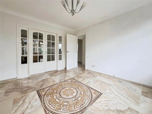 4 bedroom semi detached house to rent