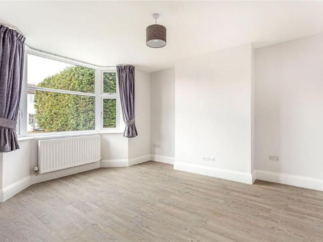 4 bedroom semi detached house to rent