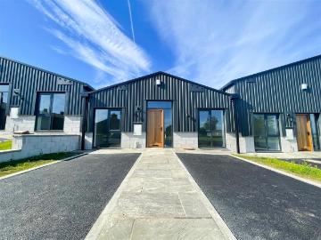4 bedroom semi detached house to rent