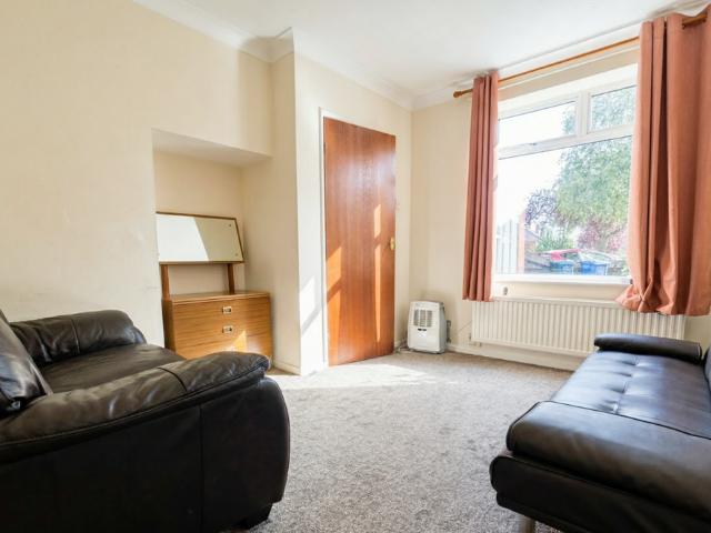4 bedroom semi detached house to rent