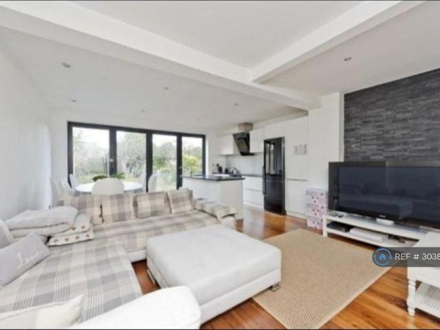 4 bedroom semi detached house to rent