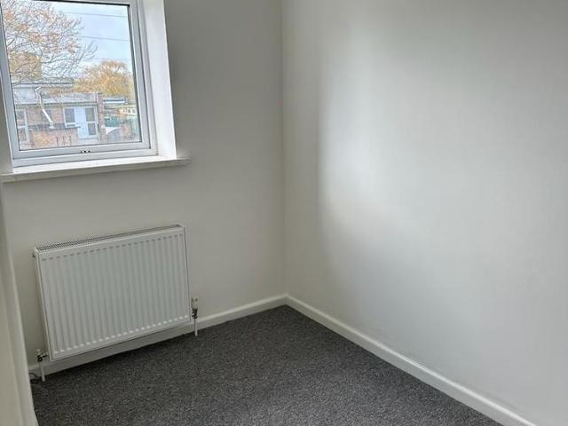 4 bedroom semi detached house to rent