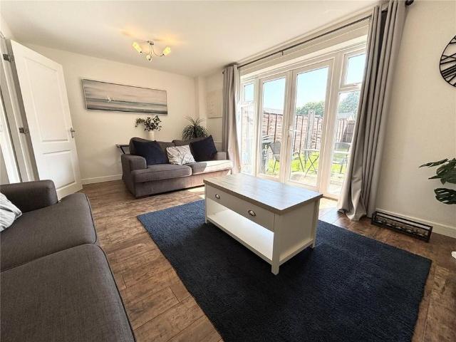 4 bedroom semi detached house to rent