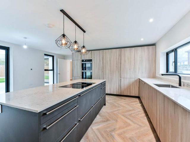 4 bedroom semi detached house to rent
