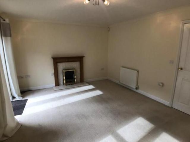 4 bedroom semi detached house to rent
