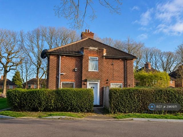 4 bedroom semi detached house to rent