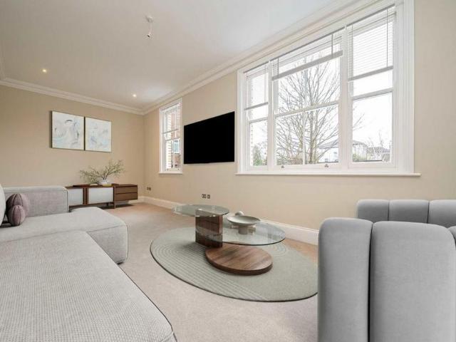 4 bedroom semi detached house to rent