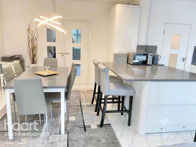 4 bedroom semi detached house to rent