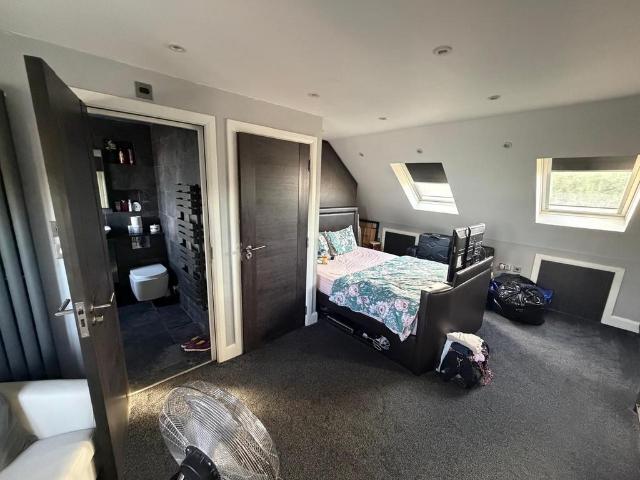 4 bedroom semi detached house to rent