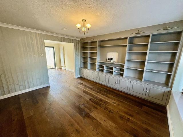 4 bedroom semi detached house to rent