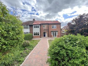 4 bedroom semi detached house to rent