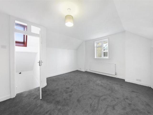 4 bedroom semi detached house to rent