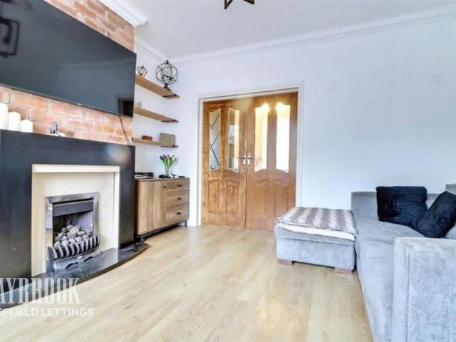 4 bedroom semi detached house to rent