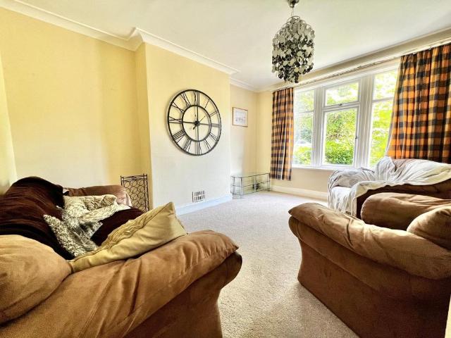 4 bedroom semi detached house to rent