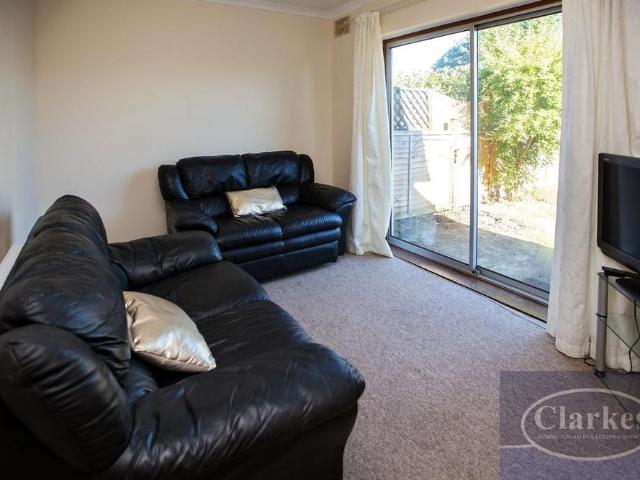 4 bedroom semi detached house to rent