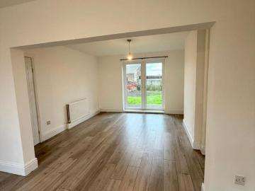 4 bedroom semi detached house to rent
