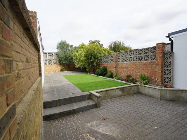 4 bedroom semi detached house to rent