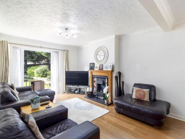 4 bedroom semi detached house to rent