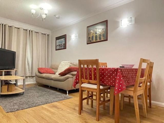 4 bedroom semi detached house to rent