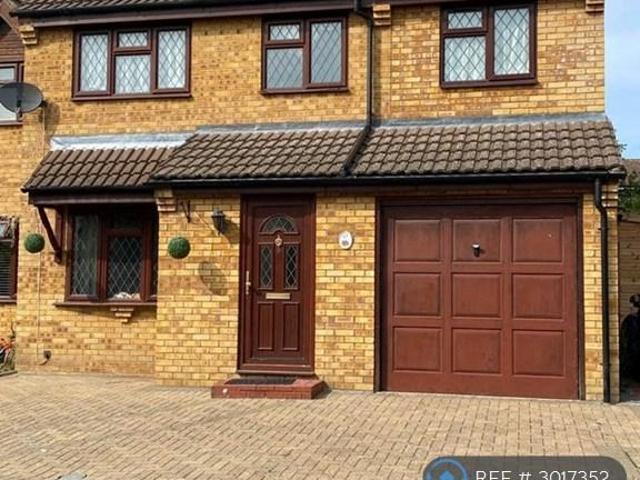 4 bedroom semi detached house to rent