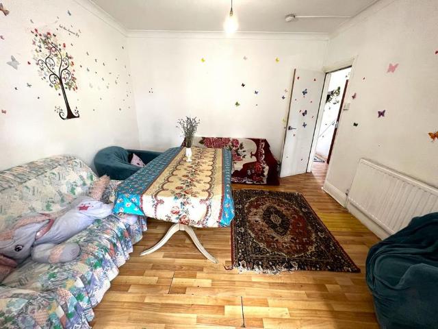 4 bedroom semi detached house to rent