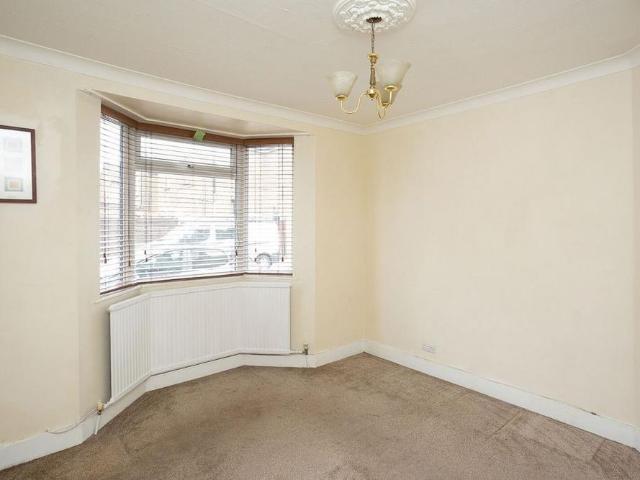 4 bedroom semi detached house to rent
