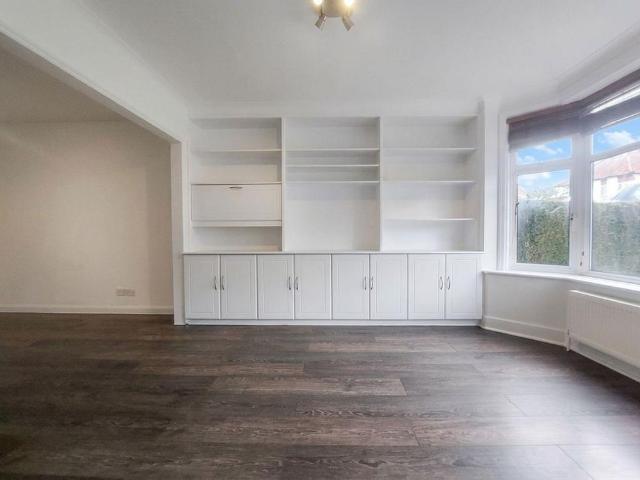 4 bedroom semi detached house to rent
