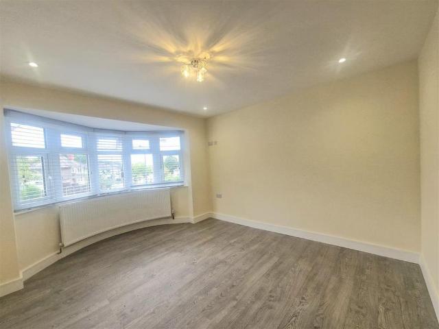 4 bedroom semi detached house to rent