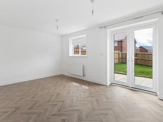 3 bedroom semi detached house to rent
