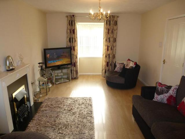 4 bedroom semi detached house to rent
