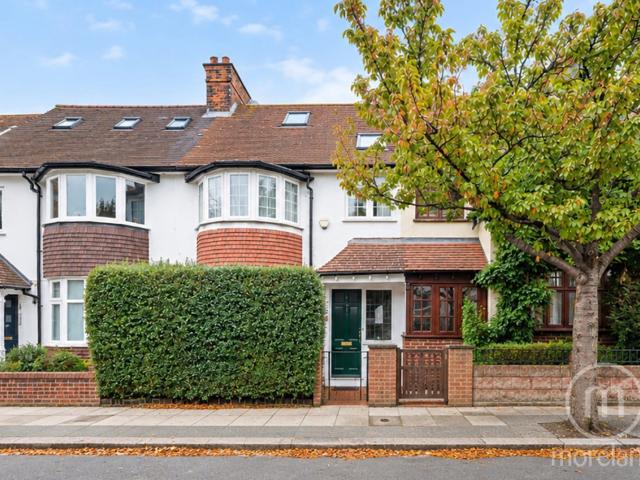 4 bedroom Semi detached house to rent