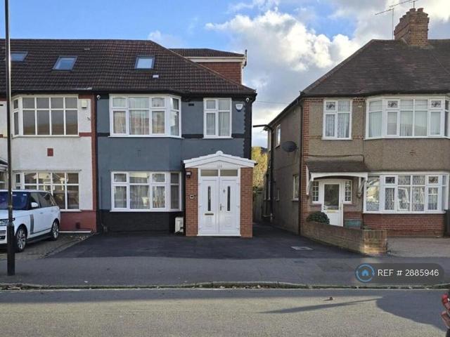 4 bedroom semi detached house to rent