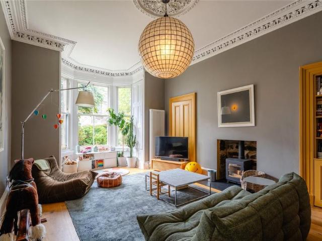4 bedroom semi detached house to rent
