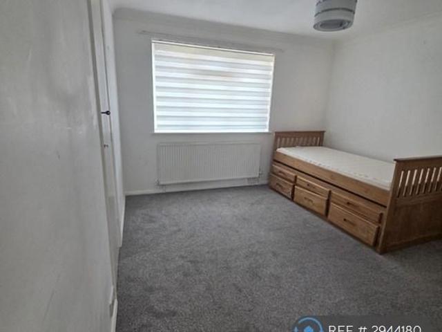 4 bedroom semi detached house to rent