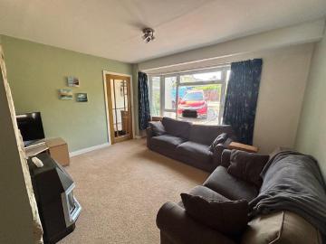 4 bedroom semi detached house to rent