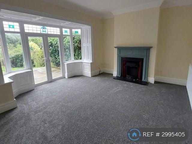 4 bedroom semi detached house to rent