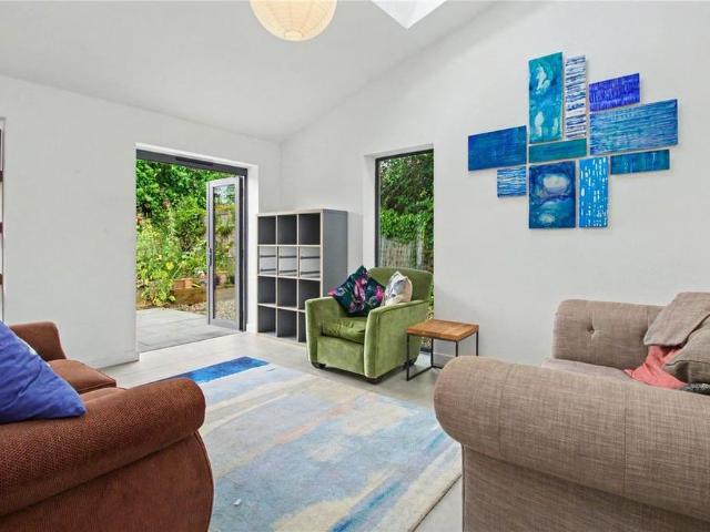 4 bedroom semi detached house to rent