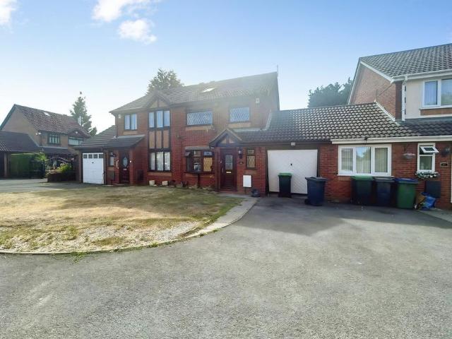 4 bedroom semi detached house to rent