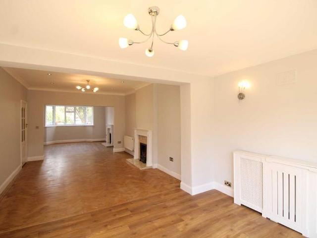 4 bedroom semi detached house to rent